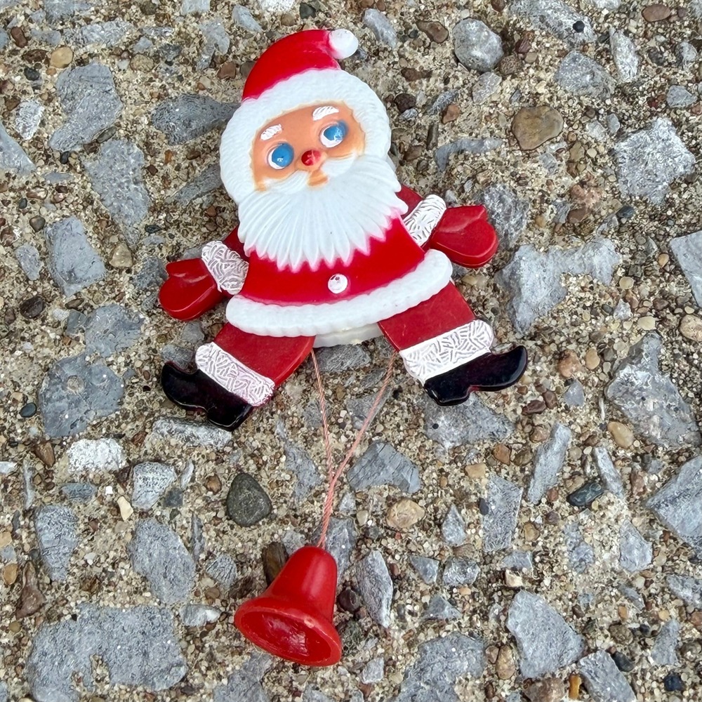 Vintage Santa Claus Pull String Jumping Jack Brooch Pin Red Plastic Christmas - Picture 1 of 5